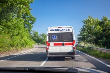 ŠIPKA ULETELA U AUTOBUS I UBILA DEVOJKU IZ SRBIJE: Detalji stravične nesreće kod Modriče