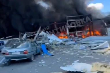 RUSKA OSVETA ZA KURSK: Raketiran supermarket u Ukrajini, broje se mrtvi (VIDEO)