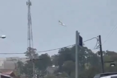 ZASTRAŠUJUĆI SNIMCI! Avion se prevrtao u vazduhu, a onda se zakucao o TLO! (UZNEMIRUJUĆI VIDEO)