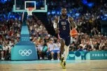 KAKVE OVO PATIKE NOSI LEBRON U FINALU?! Je l' se u ovome postaje olimpijski šampion? (VIDEO)