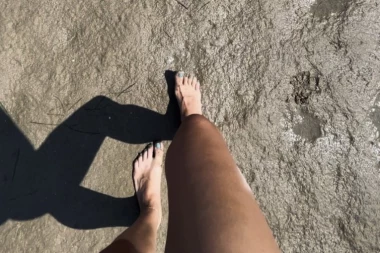 LEŽALE SMO NA NUDISTIČKOJ PLAŽI NA DUNAVU KAD NAM JE PRIŠLA BABA: Promenila nam je živote zauvek