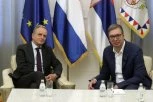 VUČIĆ PRIMIO U OPROŠTAJNU POSETU AMBASADORA REINTJESA: Pozitivno iskustvo holandskih kompanija osnova za dolazak novih ulagača