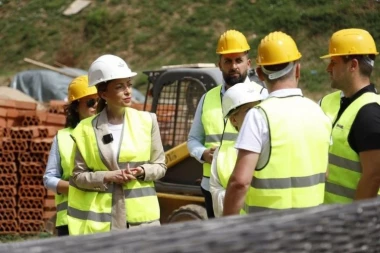 MESAROVIĆ OBIŠLA RADOVE NA REKONSTRUKCIJI RIMSKOG KUPATILA: Pravi biser juga smešten je u Sijarinskoj Banji