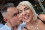 JOVANA I DRAGAN PRESREĆNI ZBOG PRINOVE: Posle ĆERKE, dobiće i SINA - od silne radosti kleknuo, pa joj LJUBI STOMAK (FOTO)