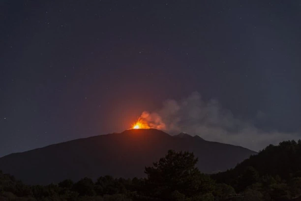 ERUPTIRAO JEDAN OD NAJAKTIVNIJIH VULKANA NA SVETU! Hitna evakusacija stanovništva!