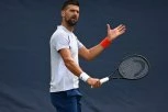 NOVAK JE ZBOG TOGA BIO DISKVALIFIKOVAN, A SAD SE PRAVITE LUDI?! Teniser stao na stranu srpskog ASA, pa se podigla velika PRAŠINA - U čemu je razlika?! (VIDEO)