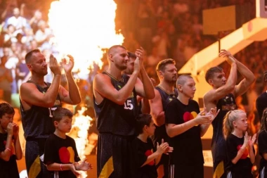 NOĆ ZA PAMĆENJE: Pogledajte kako je izgledao spektakl u ''Stožicama''! (FOTO GALERIJA)