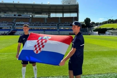 SKANDAL! Bivši igrač Zvezde slikao se sa hrvatskom zastavom! (FOTO)