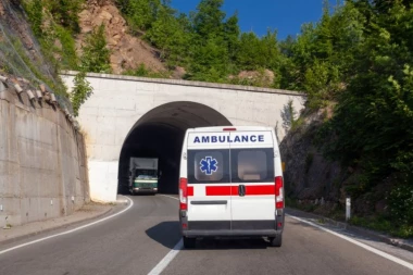 MUŠKARAC IZ BATOČINE ISPAO IZ SANITETA NA AUTO-PUTU I POGINUO! Vozilo bilo ispravno, tehničar pijan, a evo dokle se stiglo u istrazi!