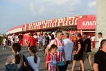 TRENUTNO ISPRED MARAKANE! MORE NAVIJAČA VEĆ OKO STADIONA: I ove LEPOTICE će gledati meč Zvezde i Bodea (FOTO GALERIJA)