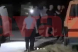 PRVI SNIMCI SA MESTA UBISTVA U GRADAČCU! Policija vodi osumnjičenog, pognute glave napušta poprište jezivog zločina! (VIDEO)