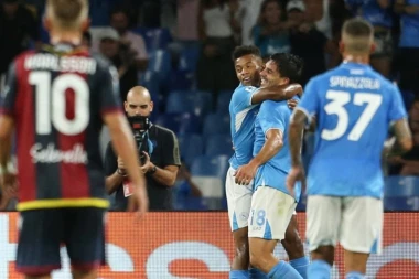 OSETIO ČARI JUGA ITALIJE: Novi fudbaler Napolija napadnut i opljačkan!