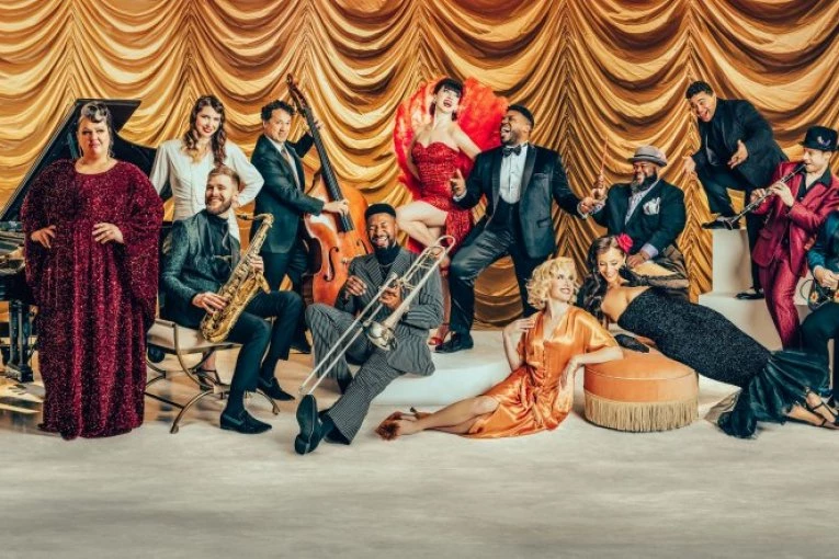 Poslastica za ljubitelje džeza, swinga, doo-wopa: Globalni muzički fenomen Scott Bradlee's Postmodern Jukebox sutra na Stadionu Tašmajdan