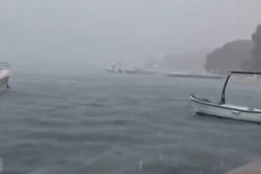 JAKO NEVREME OPUSTOŠILO PRIMORJE I CENTRALNE DELOVE CRNE GORE! Ženu jedva živu izvukli iz mora u Čanju! Apokaliptične scene na sve strane! (VIDEO)