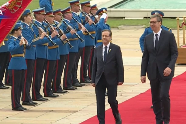 VUČIĆ SA IZRAELSKIM PREDSEDNIKOM! Isak Hercog u zvaničnoj poseti Srbiji, ceremonija svečanog dočeka ispred Palate Srbija (FOTO/VIDEO)