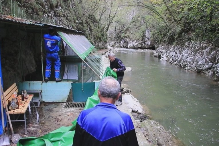 OVA BANJA JE SRPSKI TAJLAND,  NOĆENJE KOŠTA SAMO 15 EVRA: Ovde su rane vidali junaci s boja na Kosovu! (FOTO)