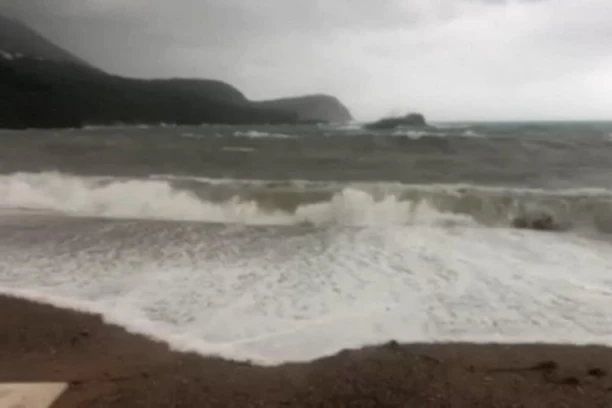 HOROR NA JADRANU! Izvučeno telo muškarca iz mora kod Budve!