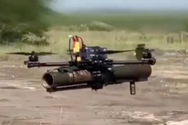 PAZI, BAZUKA DRON! Ukrajinci razvijaju novu borbenu letelicu! Može da nosi i "leteći kalašnjikov" (VIDEO)