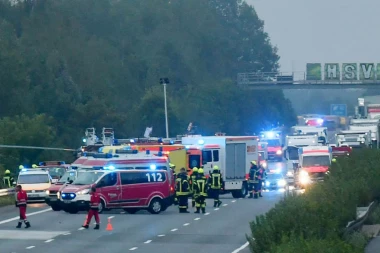 TRAGEDIJA U AUSTRIJI Bračni par Hajdarević poginuo u saobraćajnoj nesreći, sa njima u kolima bila i beba! (FOTO)