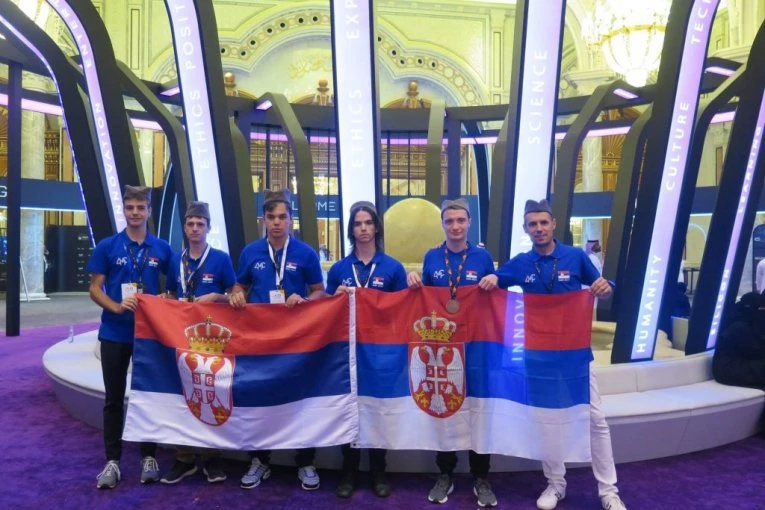 SRBI DOMINIRAJU! Dve medalje za naše učenike na Međunarodnoj olimpijadi iz veštačke inteligencije! (FOTO)