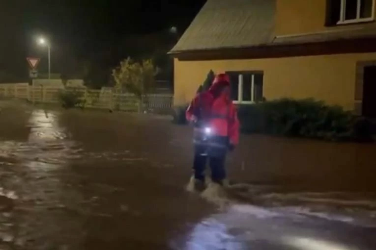 OGROMNE KOLIČINE VODE IDU DUNAVOM KA SRBIJI: Na nekim mestima očekuje se porast od čak 400 centimetara, EVO DA LI NAM PRETE POPLAVE (FOTO/VIDEO)