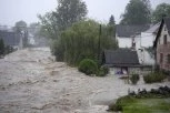 STRAVIČNA ISPOVEST ČOVEKA IZ KOMŠILUKA, IMA MRTVIH: "Situacija je alarmantna, sve podseća na veliku poplavu iz 2002. godine" (FOTO/VIDEO)