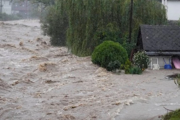 HRVATI U PANICI: Poplave prete sa svih strana, a evo šta će se dogoditi sa DUNAVOM