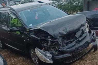 LANČANI SUDAR KOD OBRENOVCA! Kamion i dva automobila napravili haos, nadležni na terenu! (FOTO)