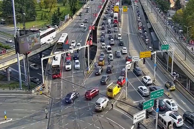 VEĆ KREĆE HAOS ZBOG UTAKMICE NA MARAKANI: U Beogradu gužve na svakom koraku! (FOTO)