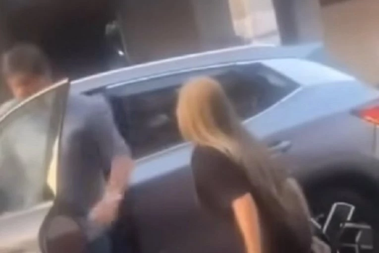 "KOPILE JEDNO, UNIŠTIO SI MI ŽIVOT!": Žena uhvatila političara sa ljubavnicom na ulici, PAO JOJ MRAK NA OČI! Već sledećeg dana, učinio je ovo (VIDEO)