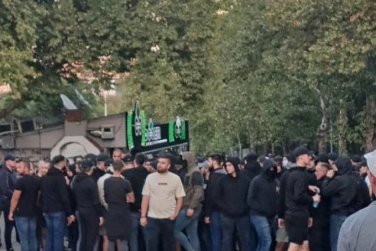 LICEMERSTVO "VANDAL BOJSA" U 24 SATA: Da li je ovo bilo privlačenje pažnje pošto su odbačeni od svih!?