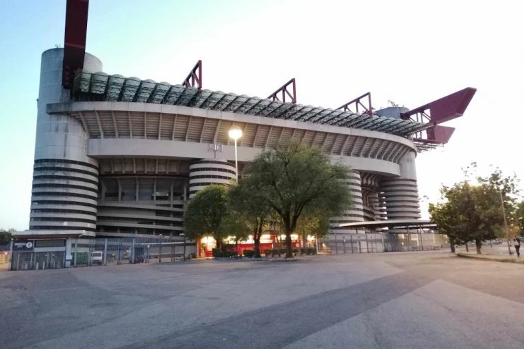 ŠOK! OVO SE NEĆE DOPASTI NAVIJAČIMA: UEFA donela rigoroznz meru o Ligi šampiona na "San Siru!"