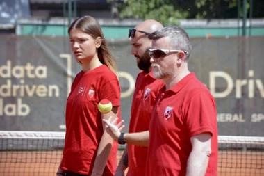 Mesec besplatnih teniskih treninga u TK Crvena zvezda (FOTO GALERIJA)