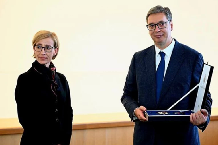 ''SRBIJA ĆE ZNATI DOBRIM DA UZVRATI'': Vučić odlikovao stalnu predstavnicu Mađarske pri UN