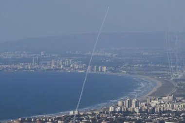 SIRENE ZA UZBUNU ZAVIJAJU OD RANOG JUTRA! Nastao STAMPEDO! Poletele rakete na Tel Aviv, Izrael na udaru (VIDEO)