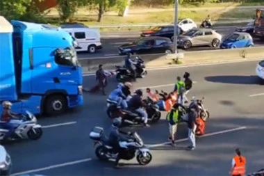 KAD NAROD IZGUBI STRPLJENJE USLEDI OVO! Građani u Portugalu premlatili lažne ekologe koji im blokiraju grad! (VIDEO)