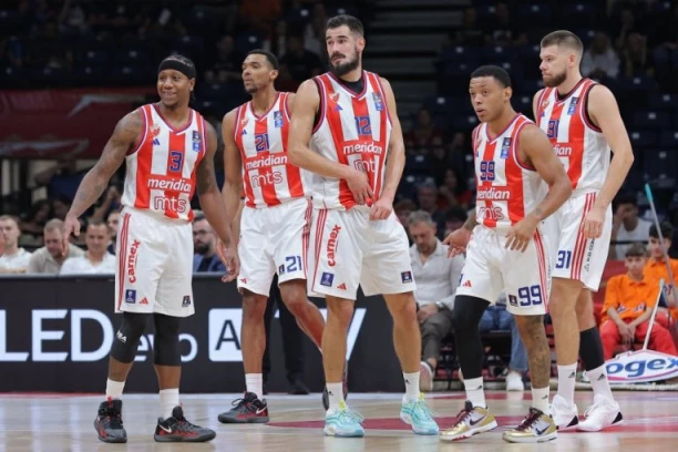 SPLIT - CRVENA ZVEZDA: Crveno-beli krenuli sporije, domaćin vodi!