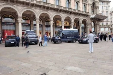 REPUBLIKA EKSKLUZIVNO PRENOSI: Italijanska policija okupirala centar Milana - Pojačane mere predostrožnosti pred meč! (FOTO GALERIJA+VIDEO)