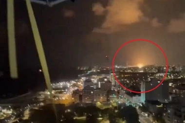 ODJEKUJU EKSPLOZIJE! RAKETE PADAJU NA TEL AVIV I JERUSALIM! Iran nastavlja sa žestokim OSVETNIČKIM udarima! (VIDEO)