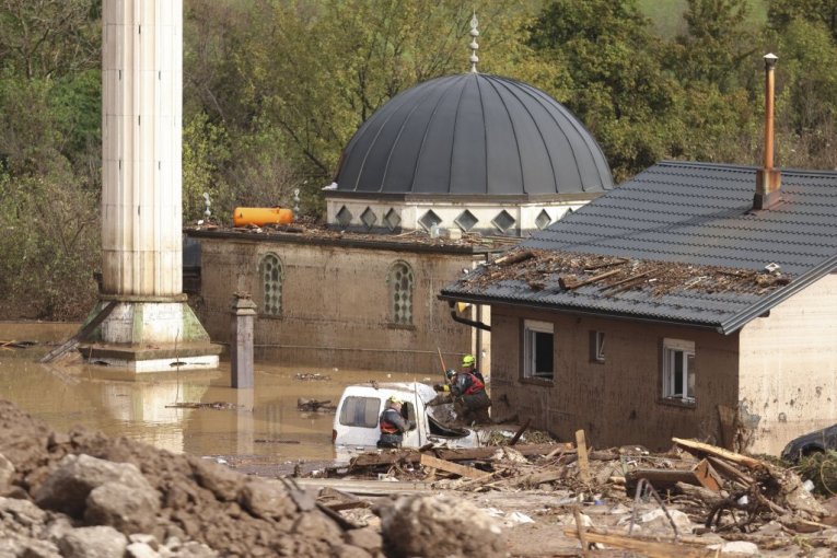 Tanjug/AP Photo/Armin Durgut