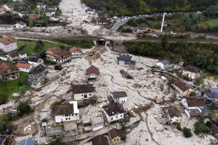 "NISI ZASLUŽILA OVAKO TEŠKU SMRT..." Potresne reči porodice žrtve iz Bosne i Hercegovine KIDAJU DUŠU! (FOTO)