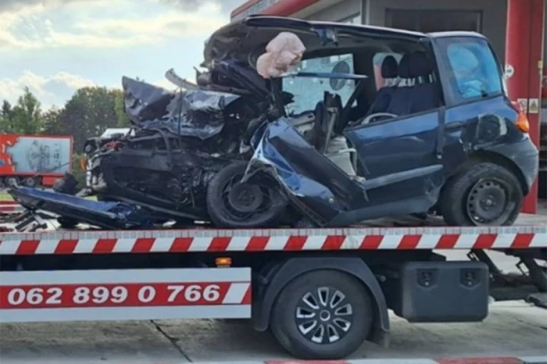 UBILI MAJKU TROJE DECE, PA POKUŠALI DA POBEGNU?! Jezivi detalji nesreće kod Bačkog Petrovca: Dvojica bila u automobilu, ali odbijaju da kažu KO JE VOZIO! (FOTO)