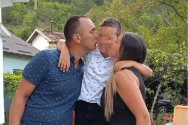 DEČAK (8) U POPLAVI U JABLANICI OSTAO BEZ OBA RODITELJA! Poslednja fotografija Adele i Vedada sa sinom kida dušu! (FOTO)