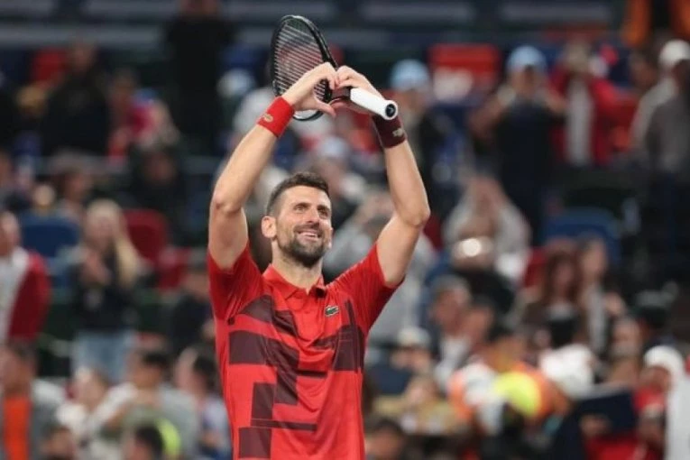 NOVAK ODGOVORIO FEDERERU NA PROZIVKU: Moćna poruka Đokovića pred finale