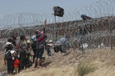 POČEO LOV NA ILEGALNE MIGRANTE: Oglasio se Trampov "kralj granice" (VIDEO)