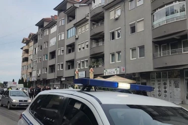 ODAVDE JE DETE (2) ISPALO KROZ PROZOR! Pogledajte prve fotografije i snimak sa mesta tragedije u Novom Pazaru (FOTO/VIDEO)