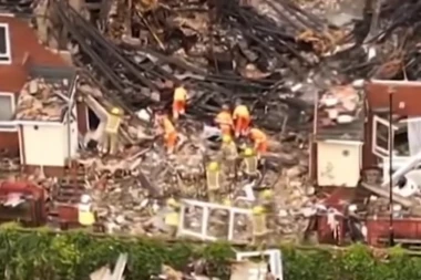 OD KUĆE OSTALA SAMO GOMILA ŠUTA: U stravičnoj eksploziji u porodičnom domu poginulo dete, šest osoba povređeno (VIDEO)