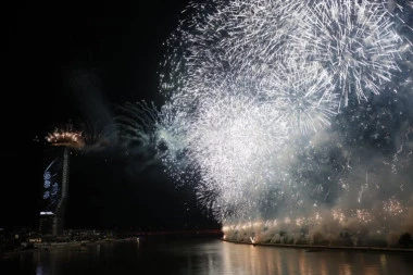 SPEKTAKL NA NEBU I KULI BEOGRAD! Ovako je obeležen Dan oslobođenja Beograda! (FOTO, VIDEO)