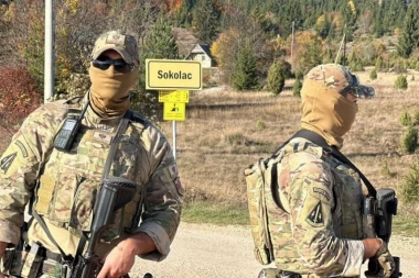 "DA JE RAMBO, VEĆ BI GA UHVATILI..." Meštani Sokoca PRESTRAVLJENI -ubica pet dana tumara slobodan: "Znamo da je opasan, strah nam se uvukao u kosti!"