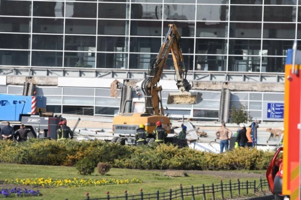 NOVO HAPŠENJE ZBOG NESREĆE U NOVOM SADU!  Jedna osoba uhapšena, druga u bekstvu